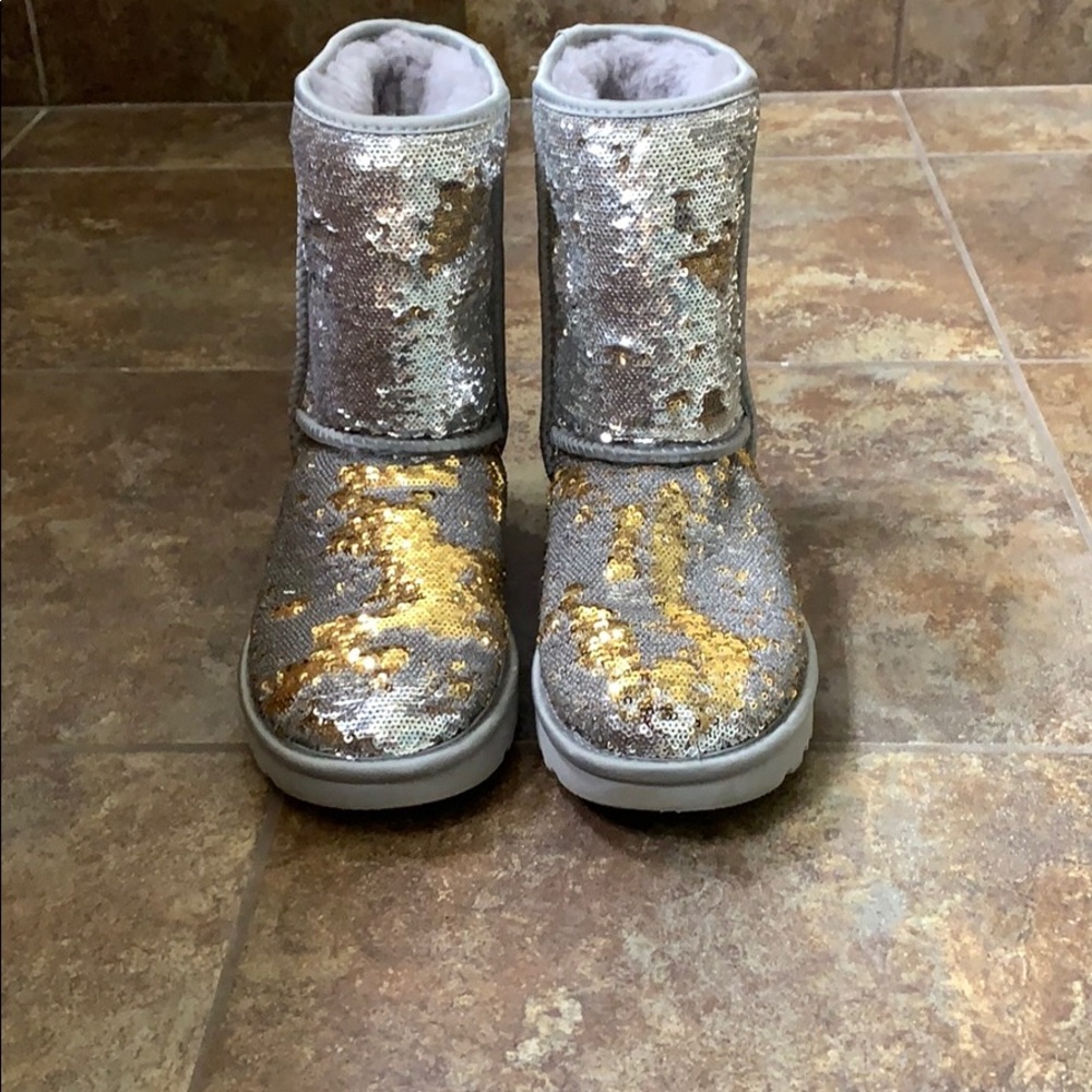 Ugg Classic Short Cosmos Sequin Boot Size 7